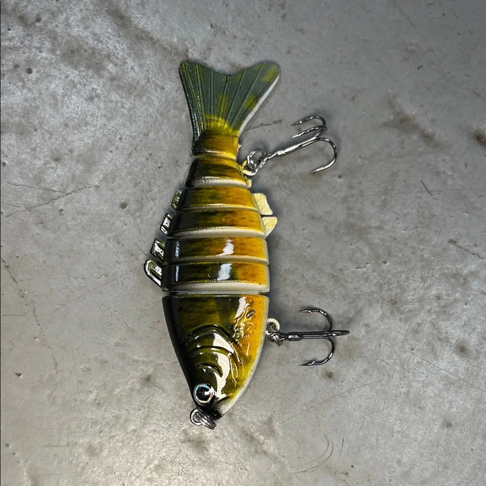 Multi-Jointed Lifelike Fishing Lure - Yellow and Black